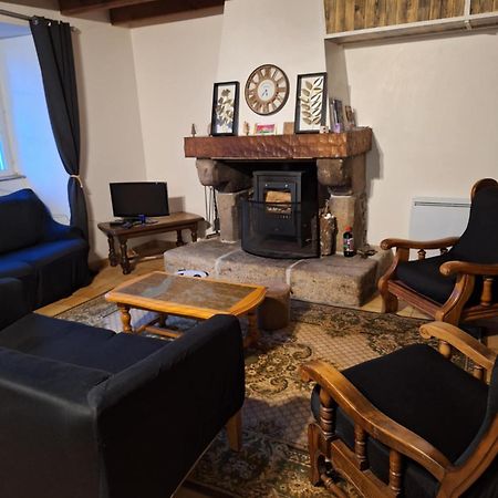 Gite Des Monts D'Arree La Feuillee Exterior foto
